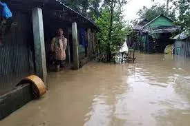 বন্যায় বিপর্যস্ত সিলেট, কষ্টে লাখো মানুষ