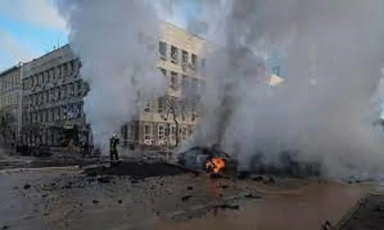 ইউক্রেনে দফায় দফায় ক্ষেপনাস্ত্র হামলা, নিহত ১১