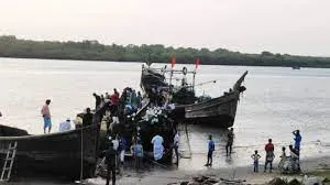 কক্সবাজারে ট্রলার থেকে ১০ লাশ উদ্ধার