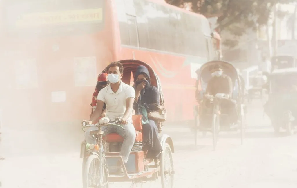 বায়ুদূষণে আজ শীর্ষ সাতে ঢাকা