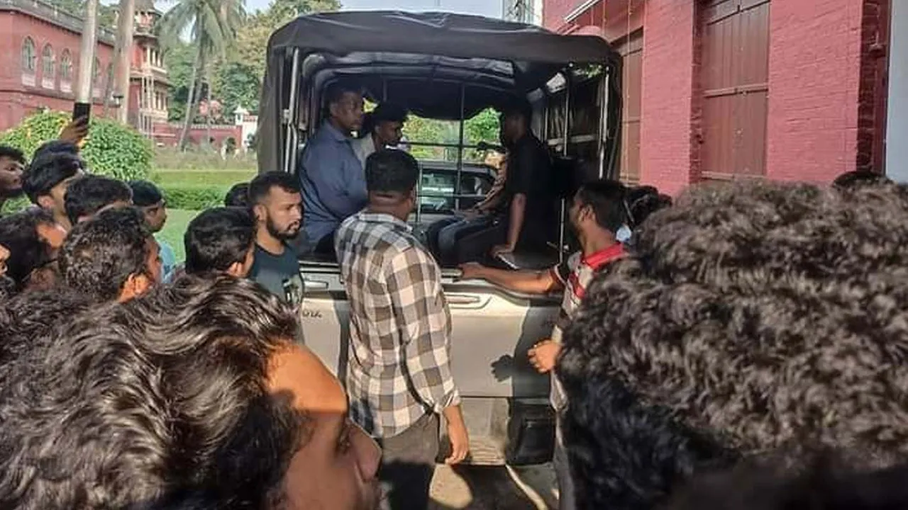 যুবককে পিটিয়ে হত্যা, ঢাবির ৫ শিক্ষার্থী গ্রেফতার
