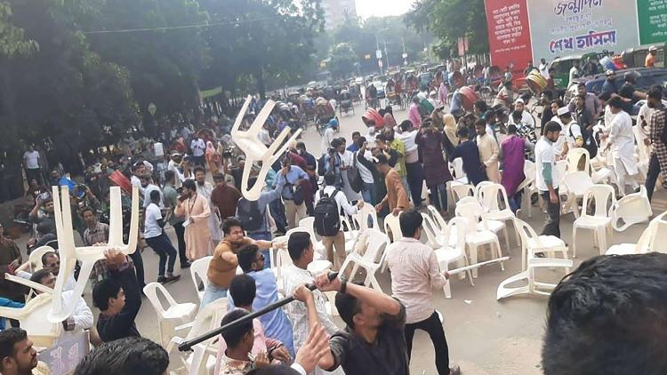 Several hurt as BCL, Chhatra Odhikar Parishad activists clash at DU