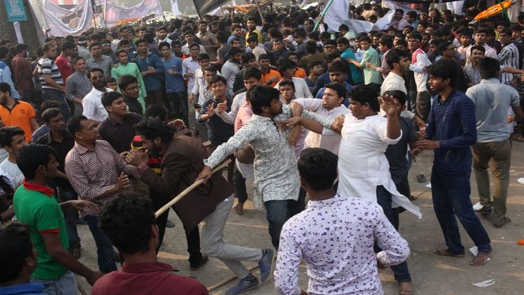Chhatra Dal, Chhatra League activists clash at DU