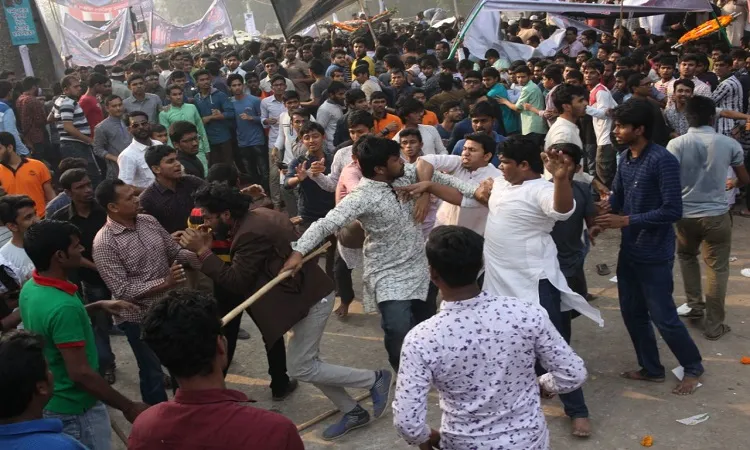 Chhatra Dal, Chhatra League activists clash at DU