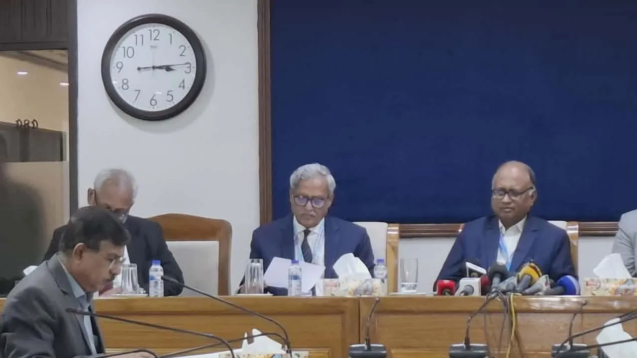 দুদককে চাপ দিলে তালিকা প্রকাশ করে দেওয়া হবে : দুদক চেয়ারম্যান