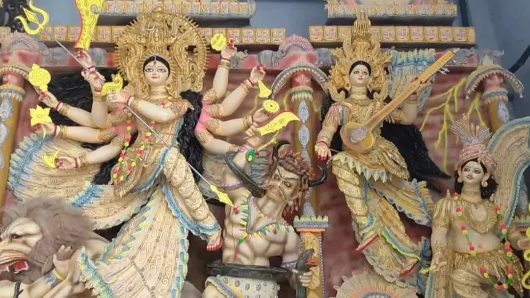 শারদীয় দুর্গাপূজার ষষ্ঠী আজ