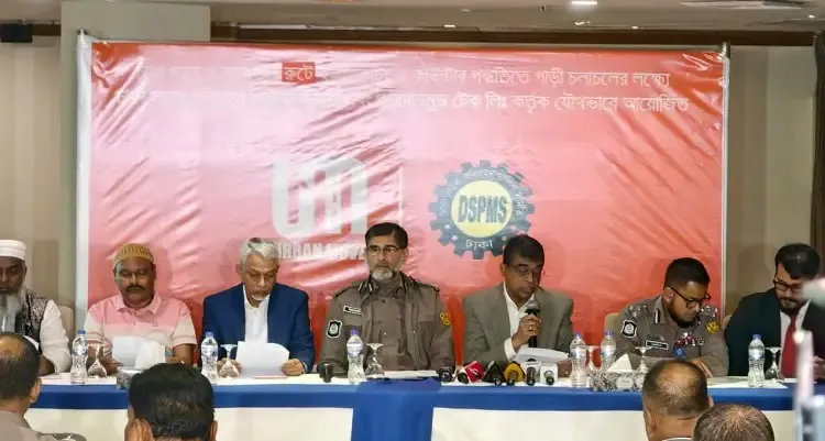 ঢাকার বাসে ই-টিকিট ছাড়া যাত্রা নয়