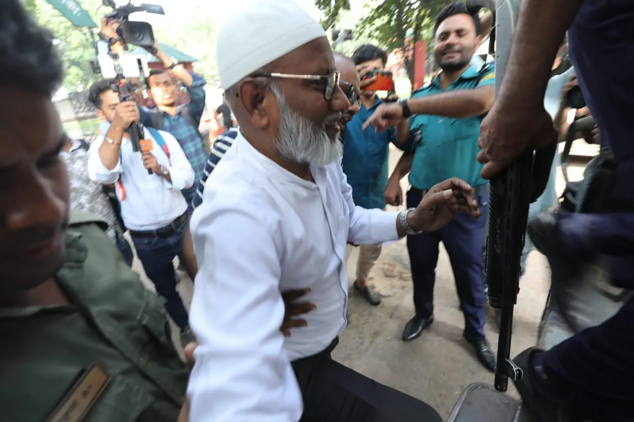 ডিএমপি কার্যালয়ের গেট থেকে জামায়াতের ৪ সদস্যের প্রতিনিধি দলকে গ্রেফতার