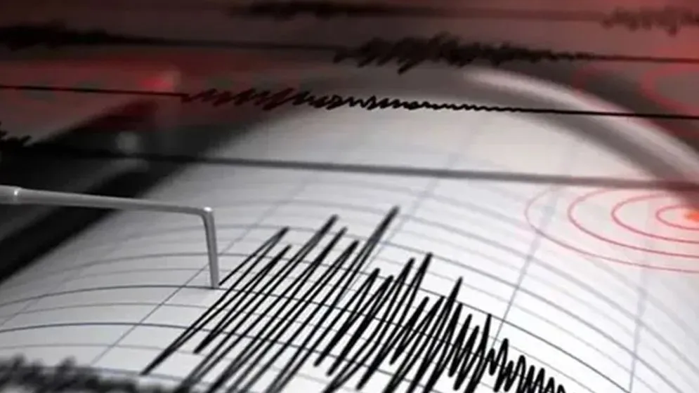 ভয়াবহ ভূমিকম্পে কেঁপে উঠল ঢাকা