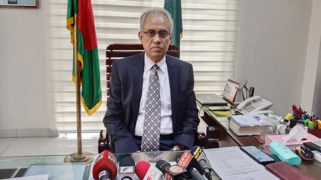 মৃত্যুতে সংসদ সদস্য পদ শূন্য হবে সংবিধানে দেখিনি : ইসি আলমগীর