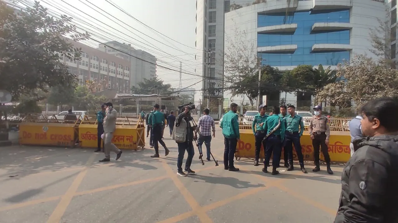 ইসিতে নিরাপত্তা ব্যবস্থা জোরদার