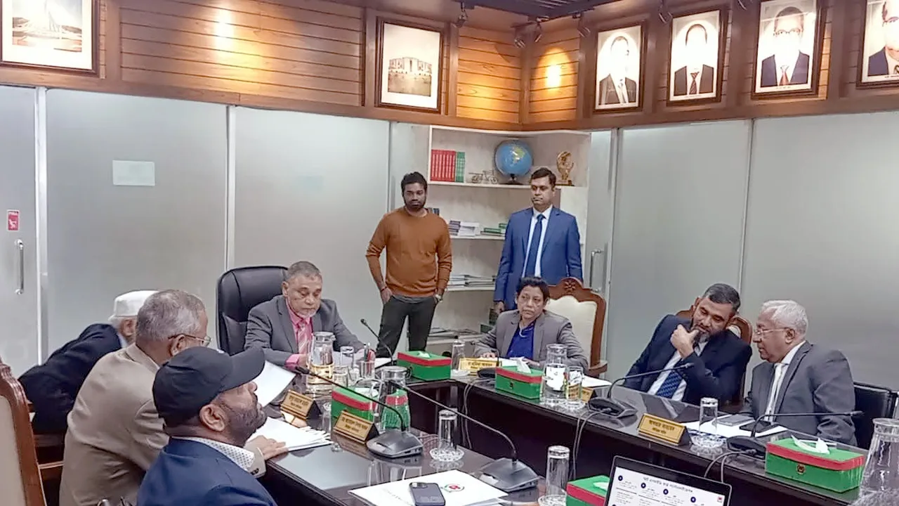 সংসদ ও গণভোটের তফসিল নিয়ে বৈঠকে ইসি