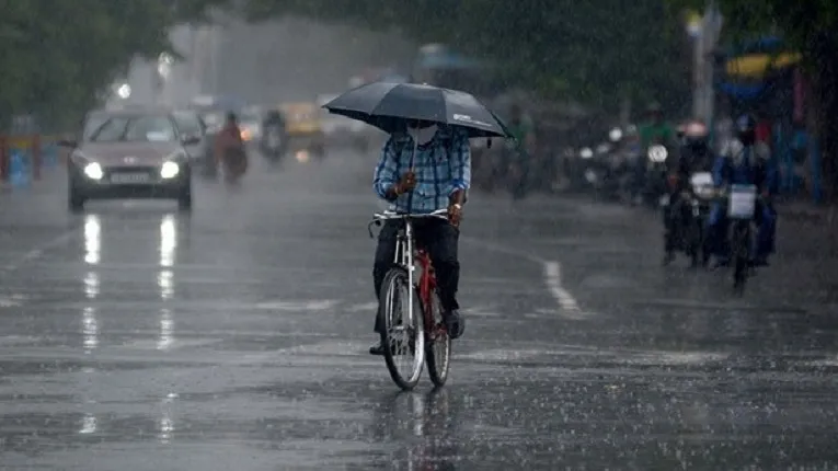 হঠাৎ রাজধানীতে কালবৈশাখী ঝড় ও বৃষ্টি