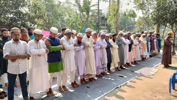 Parts of 5 dists celebrating Eid in line with Saudi Arabia