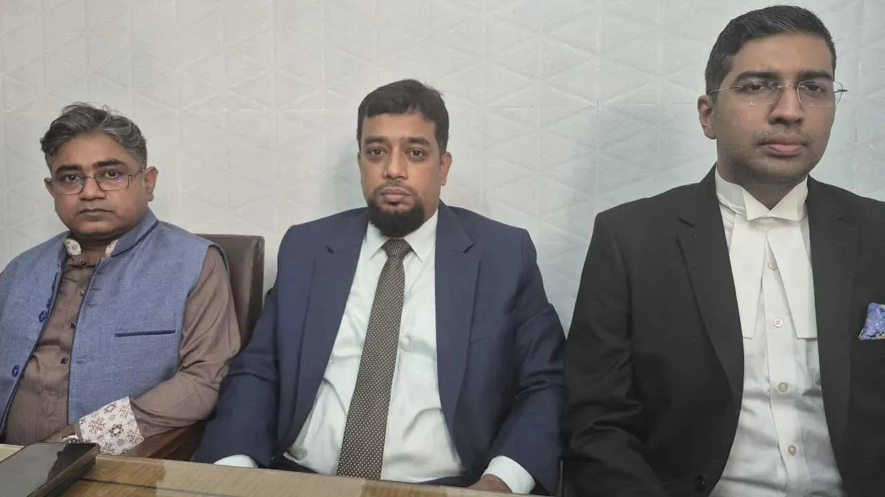 জোট করলেও দলীয় প্রতীকে নির্বাচনের বিধান চ্যালেঞ্জ করে রিট