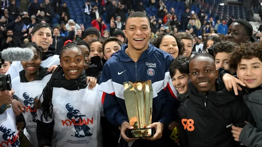 Mbappe breaks PSG all-time scoring record