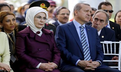 emine-erdogan-sits-her-husband.jpg