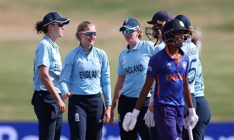 Cricket World Cup: England beat India to keep hopes alive