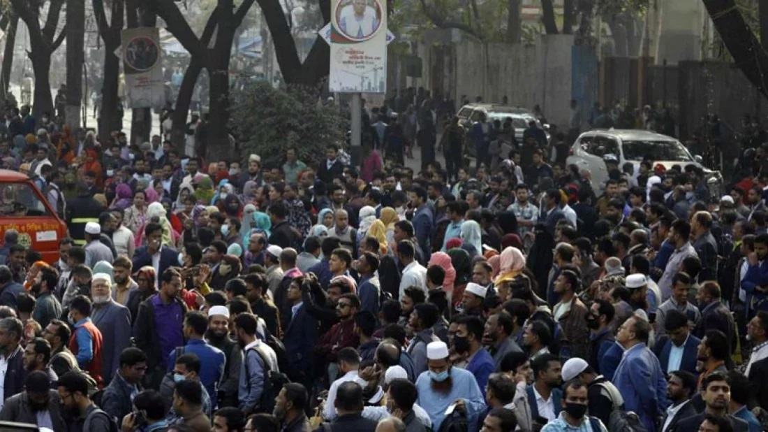 Fire at Secretariat: Controlled entry allowed under tight security
