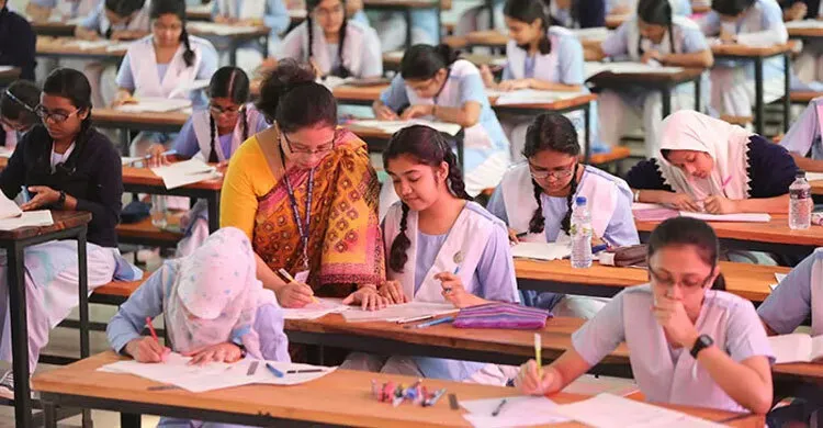 নতুন শিক্ষাক্রম বাস্তবায়নযোগ্য নয়, পরীক্ষাসহ ফিরছে যত নিয়ম