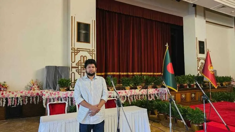 কন্যার ফ্যাসিবাদী শাসনের কারণে মুজিবের ছবি সরানো হয়েছে : মাহফুজ আলম