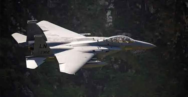 আরও একটি এফ-১৫ যুদ্ধবিমান ধ্বংসের দাবি ইরানের