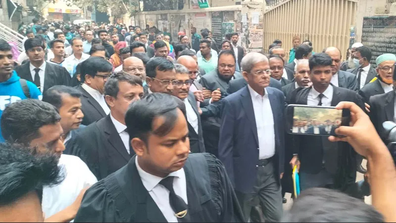নাশকতার মামলায় হাজিরা দিলেন ফখরুলসহ ৫ নেতা