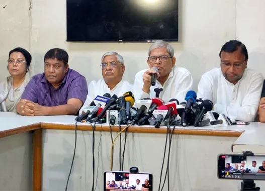 পদত্যাগ না করলে সরকার পালানোর পথ পাবে না : মির্জা ফখরুল
