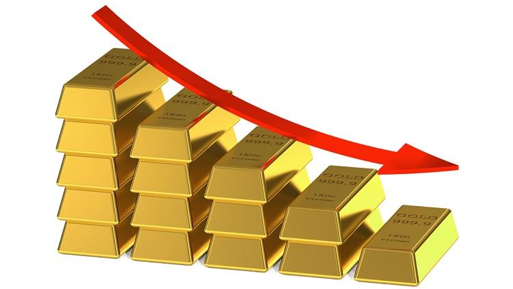 Gold prices fall