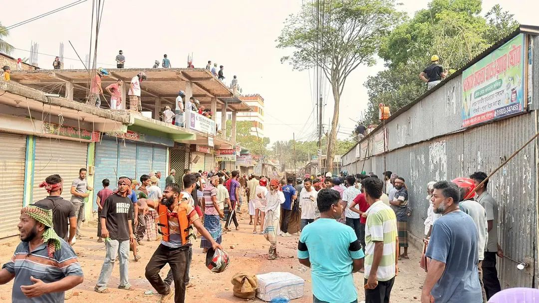 ভাঙ্গায় দ্বিতীয় দিনের মতো চলছে চার গ্রামের সংঘর্ষ