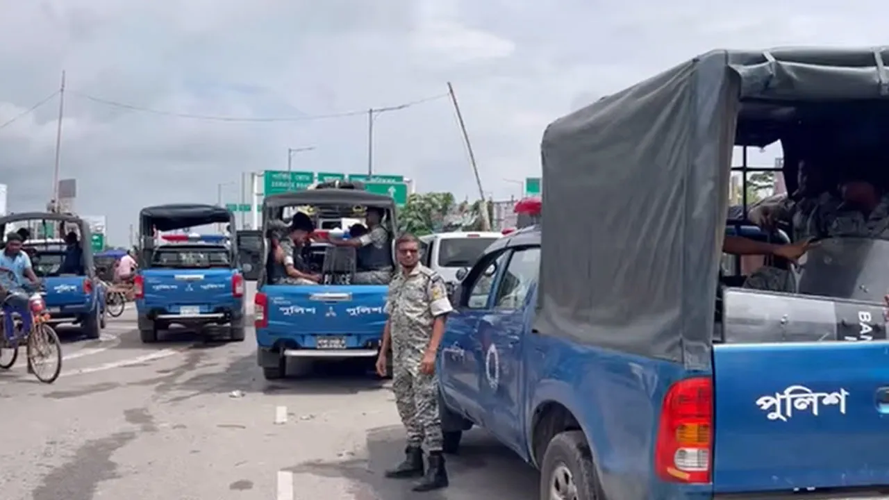 ভাঙ্গায় অবরোধের তৃতীয় দিনে থমথমে অবস্থা, যান চলাচল স্বাভাবিক