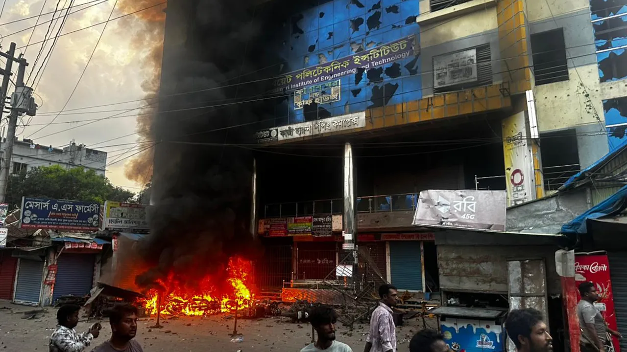 Two BNP groups clash in Faridpur, attack, fire, looting