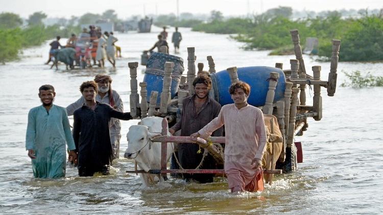 Millions battle Pakistan floods as death toll rises