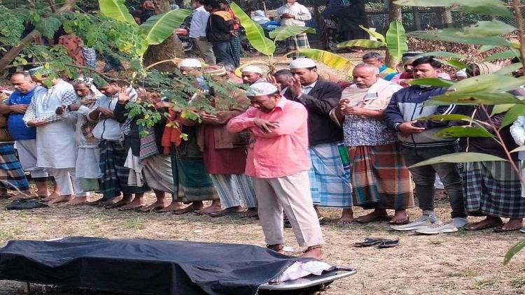 Human rights violation in BD: BNP leader joins mother's funeral with handcuffs, shackled on leg