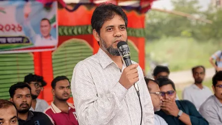 রাজনীতি নিষিদ্ধ ক্যাম্পাসে ছাত্রদলের ফুটবল টুর্নামেন্ট উদ্বোধন করলেন উপাচার্য