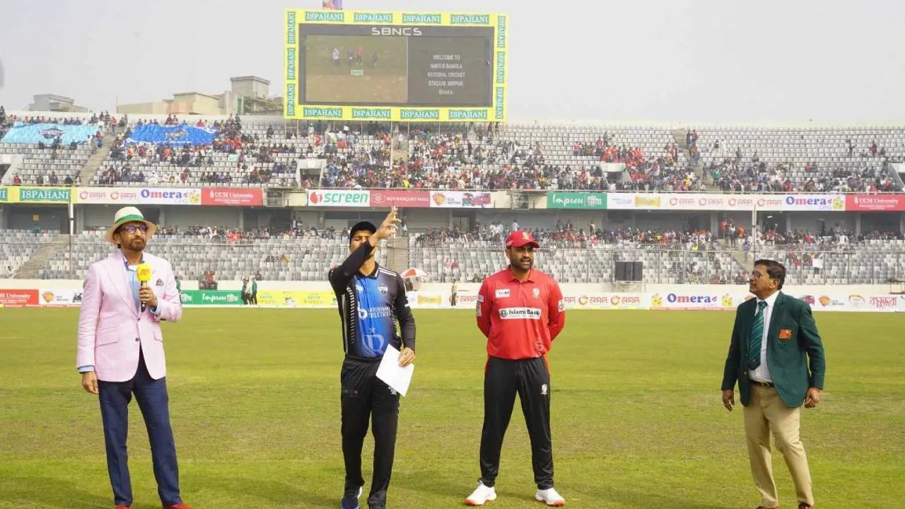 ফাইনালে ওঠার লড়াই : সাকিবদের ব্যাটিংয়ে পাঠালেন তামিম
