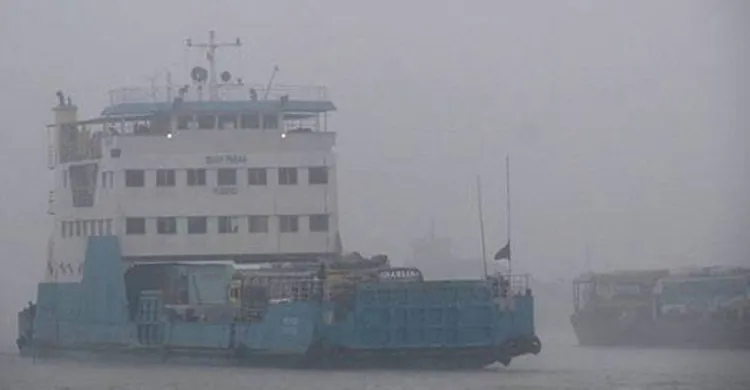ঘন কুয়াশায় দৌলতদিয়া-পাটুরিয়ায় ফেরি বন্ধ
