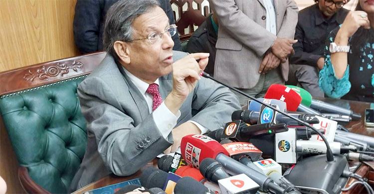 সরকার ড. ইউনূসের বিরুদ্ধে মিথ্যা মামলা দিয়ে হয়রানি করছে না : আইনমন্ত্রী