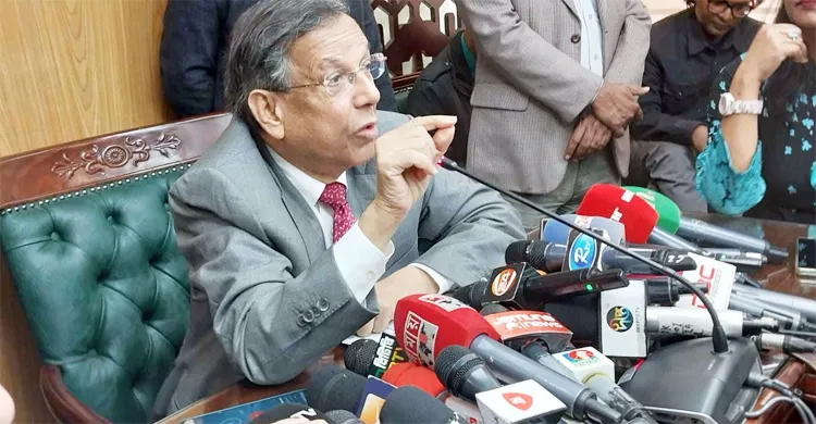 সরকার ড. ইউনূসের বিরুদ্ধে মিথ্যা মামলা দিয়ে হয়রানি করছে না : আইনমন্ত্রী