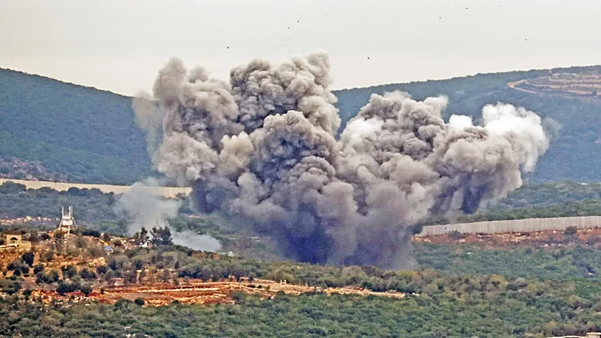 Israeli fighter jets pound Lebanon after Hezbollah attack