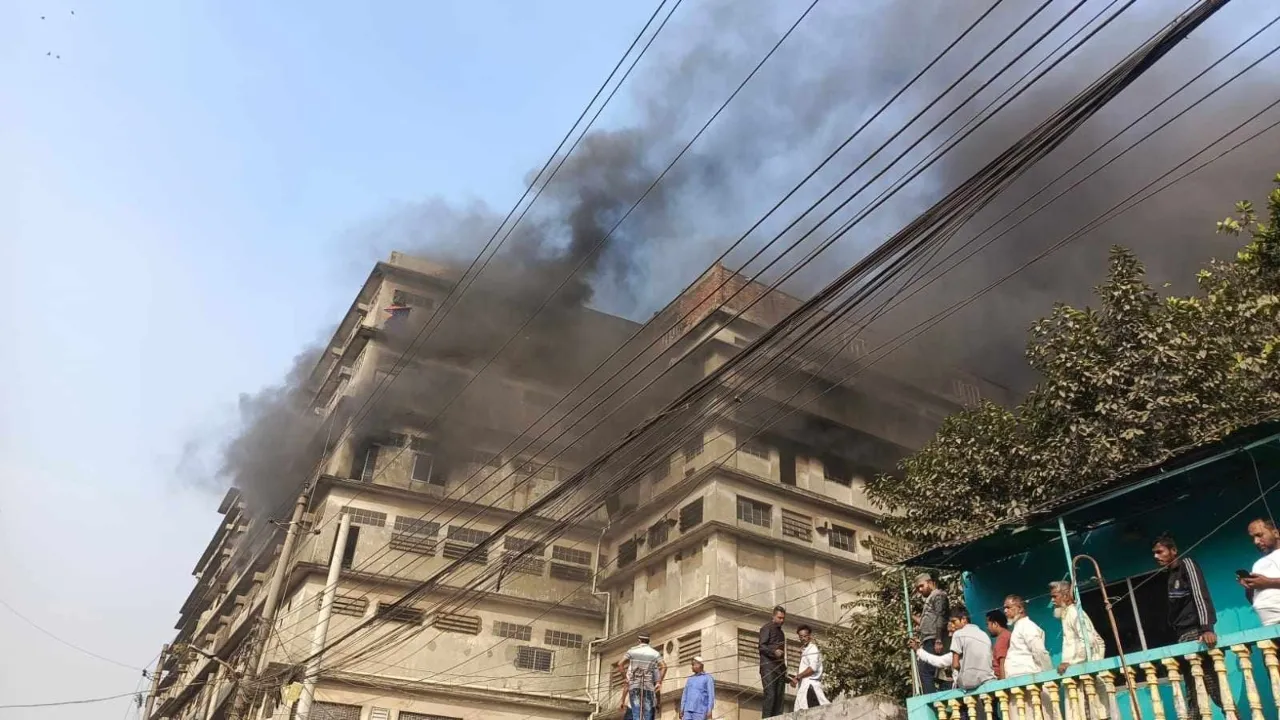 তিন ঘণ্টা পর হাজারীবাগের আগুন নিয়ন্ত্রণে