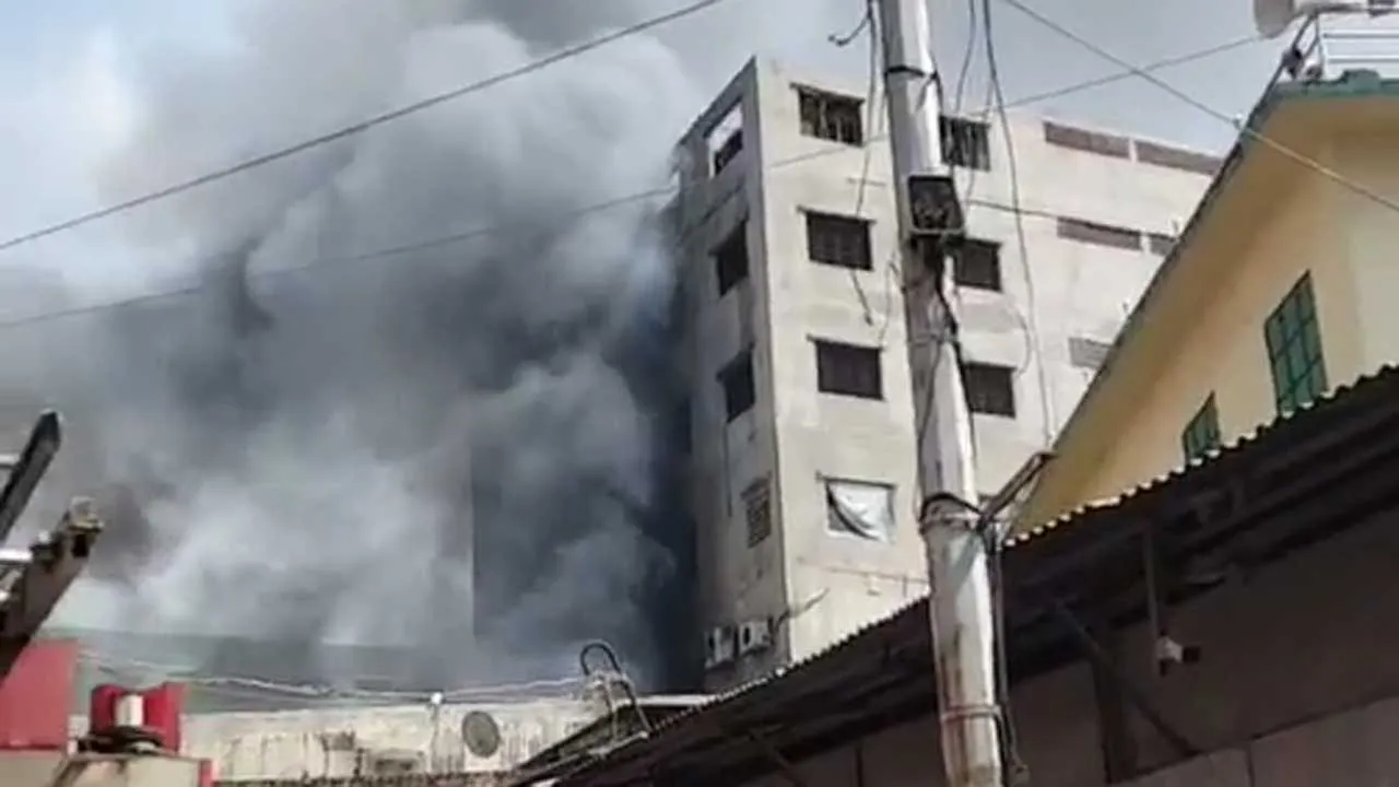 Fire at chemical godown in Mirpur, 5 units under control
