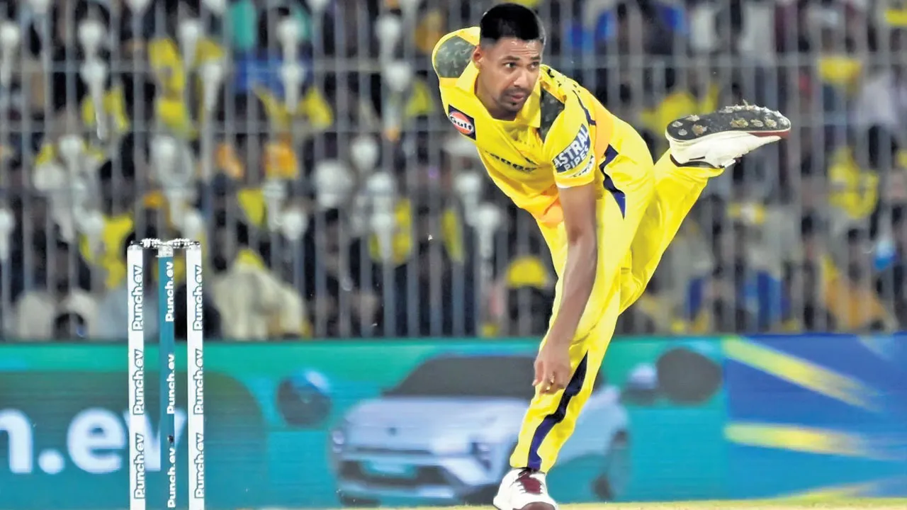 মুস্তাফিজকে নিয়ে বোলিংয়ে চেন্নাই