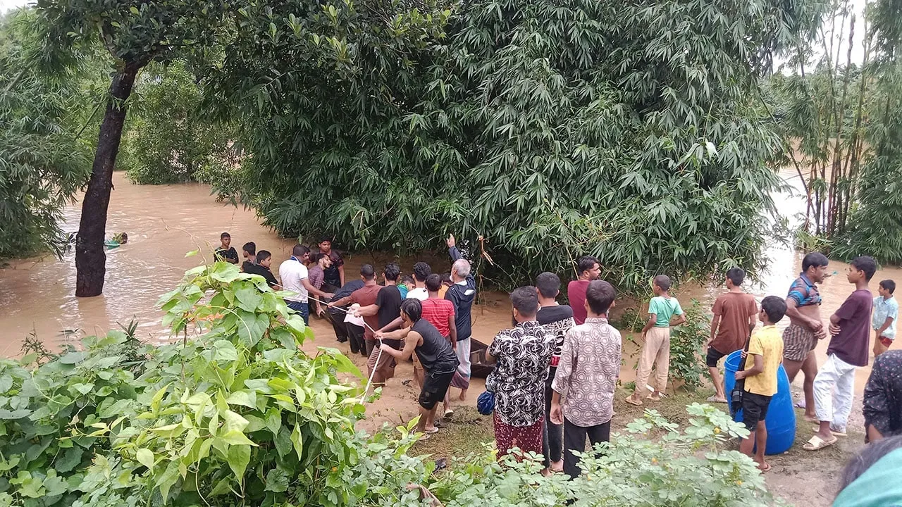 বন্যায় বিপর্যস্ত ১৩ জেলা যেন চেনার উপায় নেই