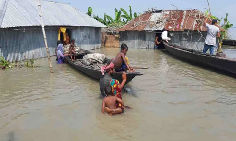 দেশজুড়ে বন্যায় মৃতের সংখ্যা বেড়ে ৮২