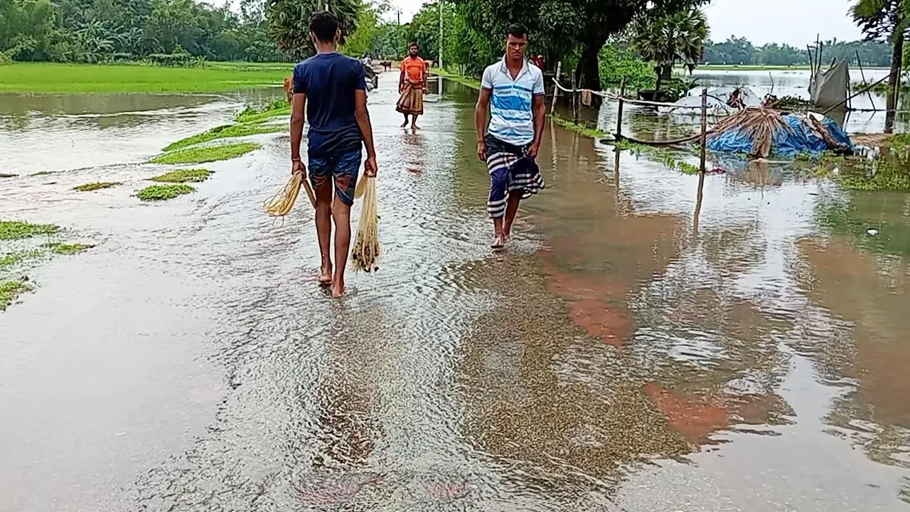 নেত্রকোণায় কমতে শুরু করেছে বন্যার পানি