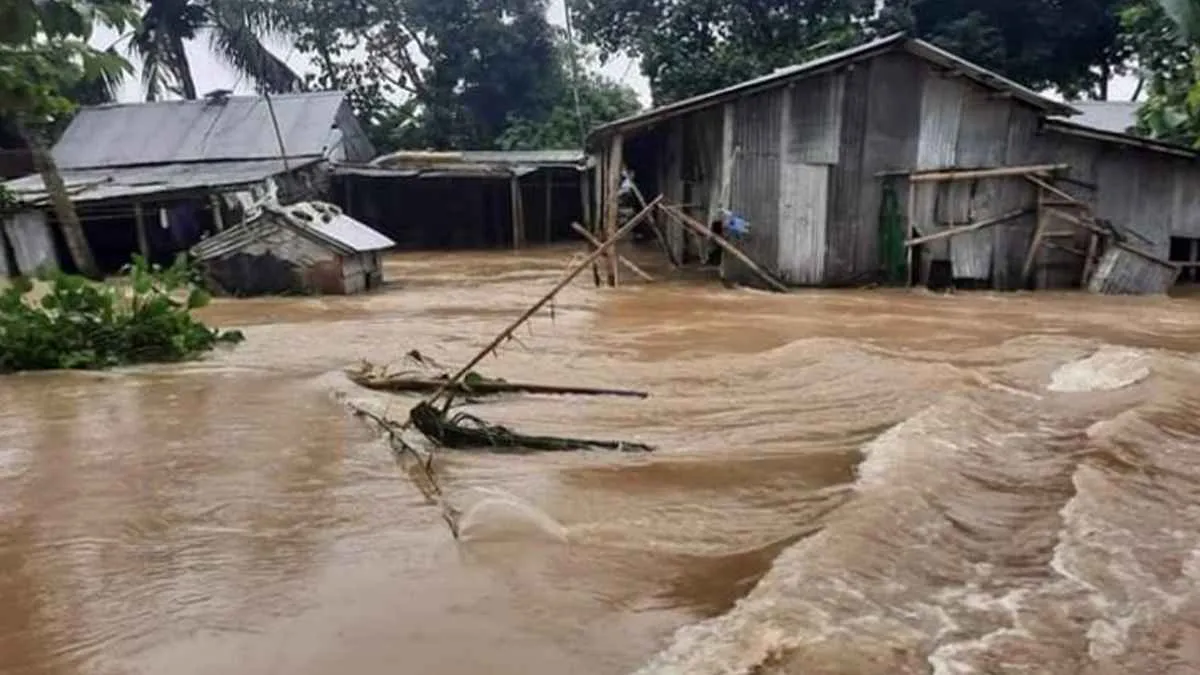 বন্যায় মৃতের সংখ্যা বেড়ে ৬৭