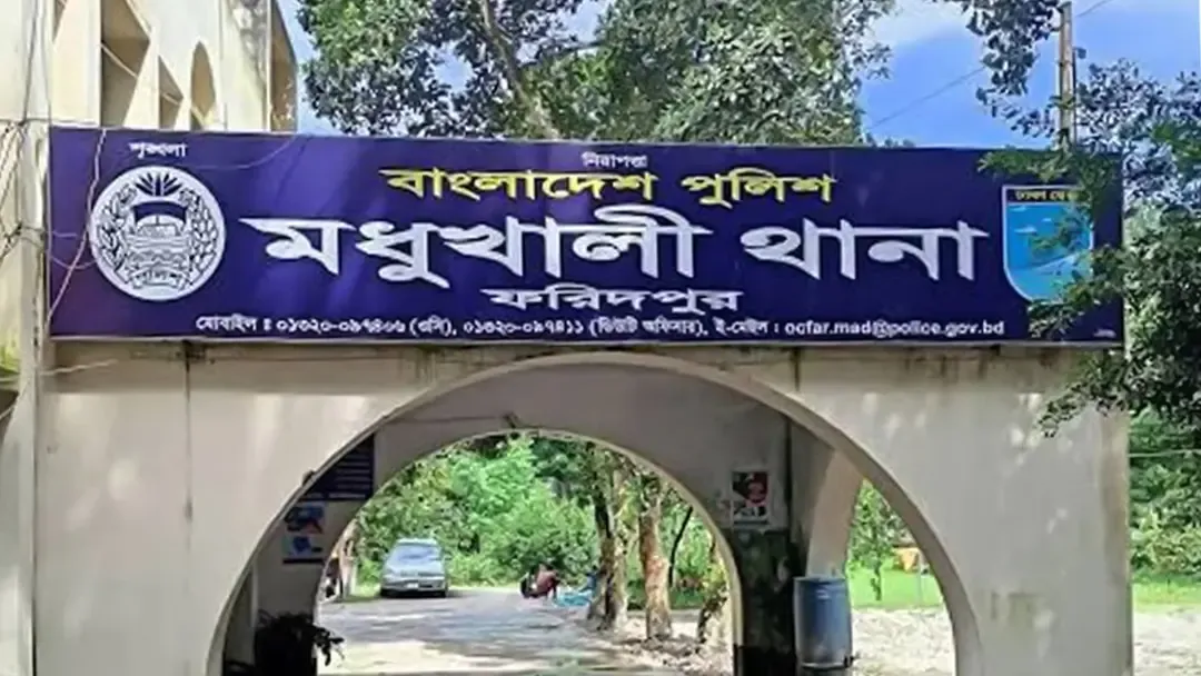 ফরিদপুরে বাস-অ্যাম্বুলেন্স সংঘর্ষে ৩ জন নিহত