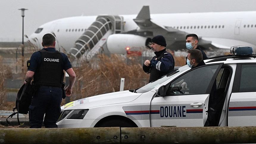 Plane held for days in France on trafficking concerns lands in India