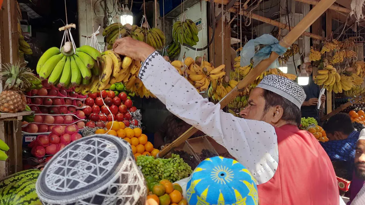 রমজানে স্বস্তি নেই ফল বাজারে
